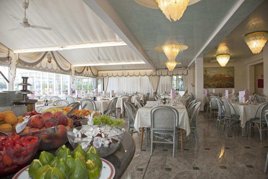 Hotel Panama Lido di Jesolo Exterior photo